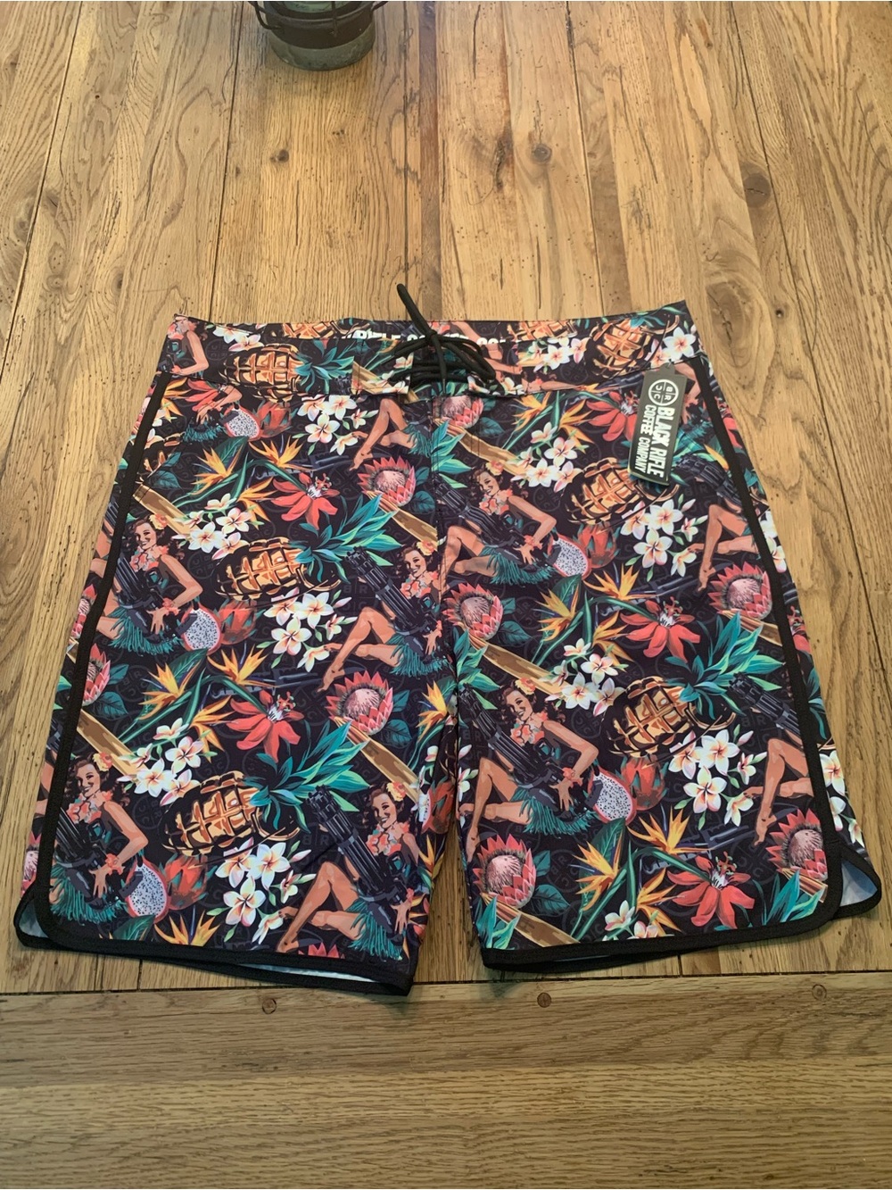 Men’s Black Rifle Coffee Company Tropical Thunder Print Surfs Up Shorts Size XL